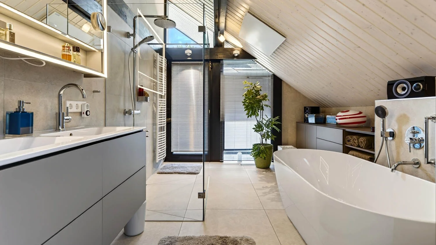 Referenzbad „Badewanne mit Aussicht“ ansehen